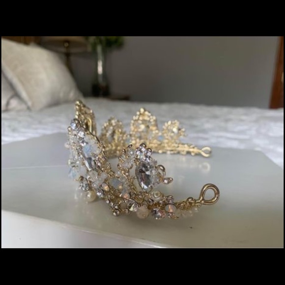 Wedding crown - Picture 5 of 5